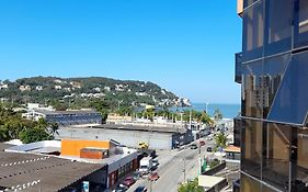 Apartamento na enseada, com vista pro Mar.